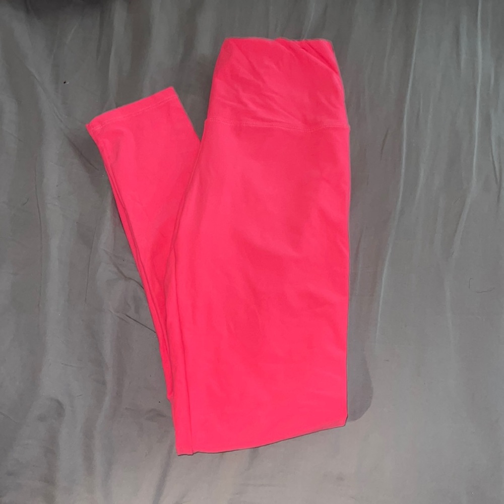 Bring pink leggings, very soft, size- M.